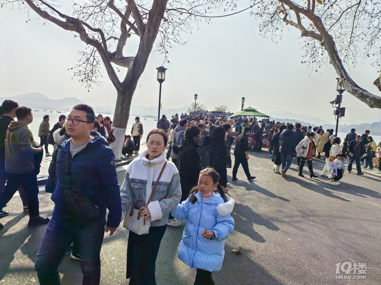 2023年最后一天，元旦小長假第二天，天氣晴好，冬日小陽春.