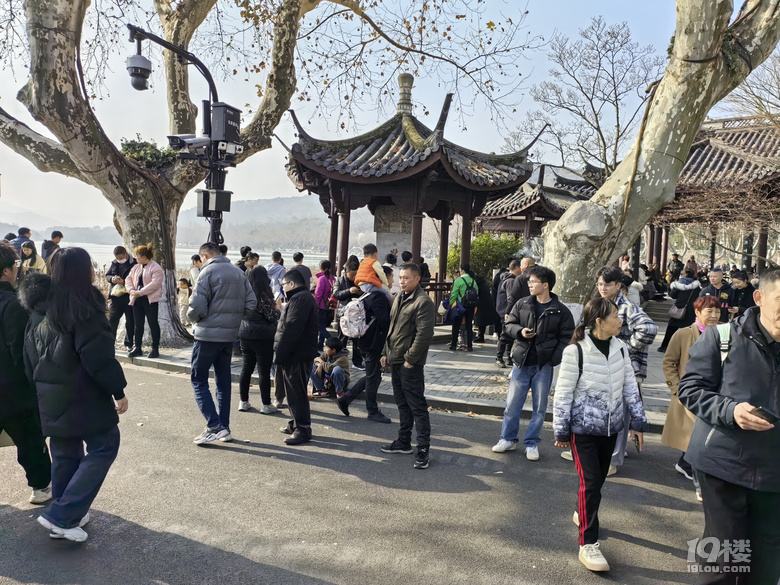 2023年最后一天，元旦小長假第二天，天氣晴好，冬日小陽春.