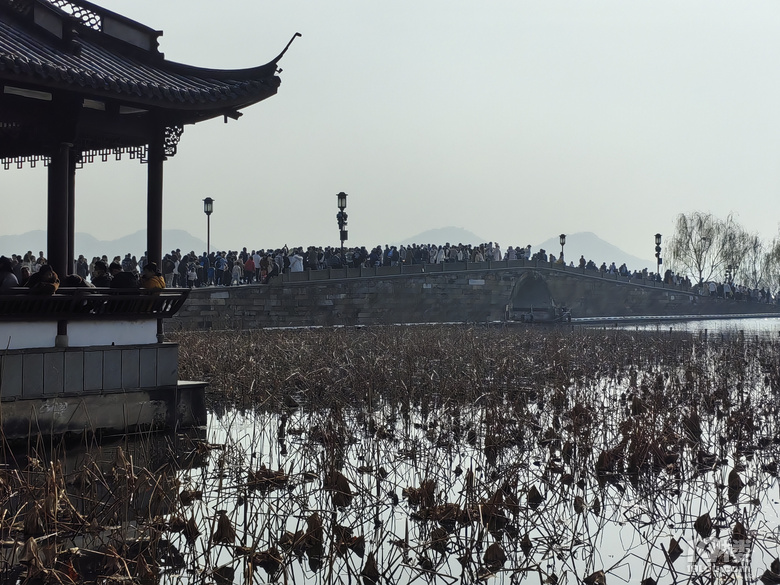 2023年最后一天，元旦小長假第二天，天氣晴好，冬日小陽春.