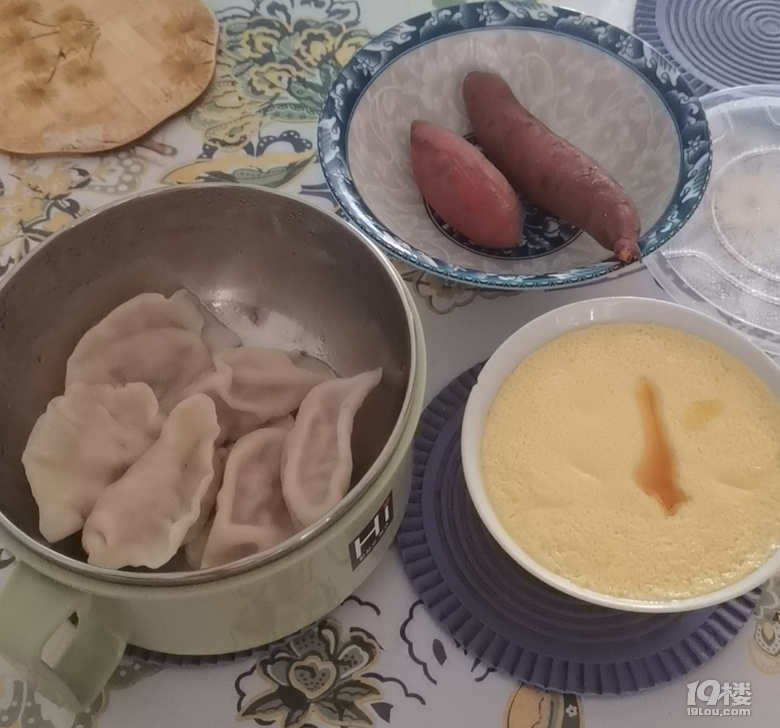 蛋羹+了點(diǎn)芝麻