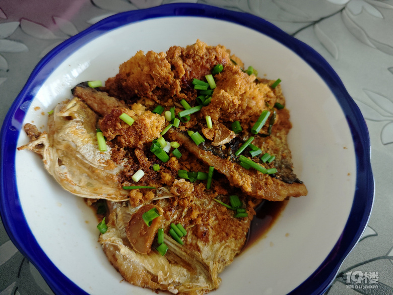 魚片，肥牛一鍋燉，白條魚籽紅燒，入味豬腳好吃
