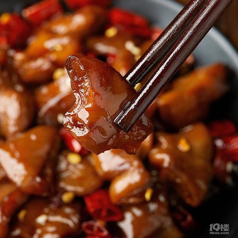 《美味邂逅：鮮鹵肥腸的味蕾盛宴與制作秘籍》