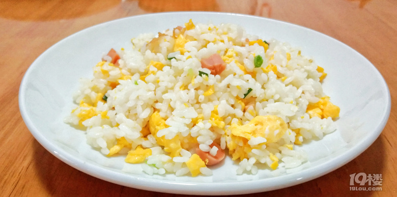 吃蛋炒飯