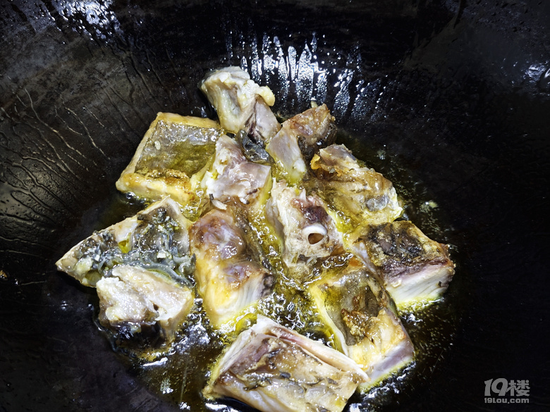 青魚干燒雞爪，既下酒又下飯