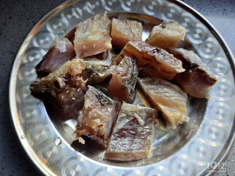 青魚干燒雞爪，既下酒又下飯