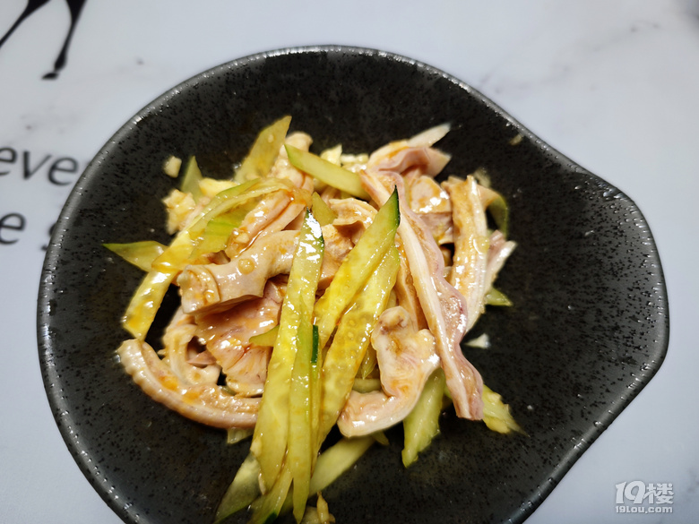 黃瓜拌豬肚，螺絲青清蒸，豆腐皮炒青菜咸菜炒（腸鴨肝鴨胗鴨心）