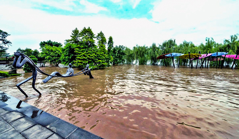 oݳf85-족ˮ(chung)¸ Ҳ̧;