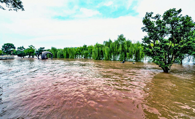 oݳf85-족ˮ(chung)¸ Ҳ̧;