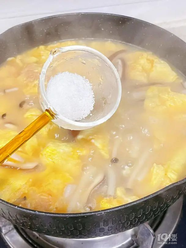 三鮮菌菇湯，低卡又美味