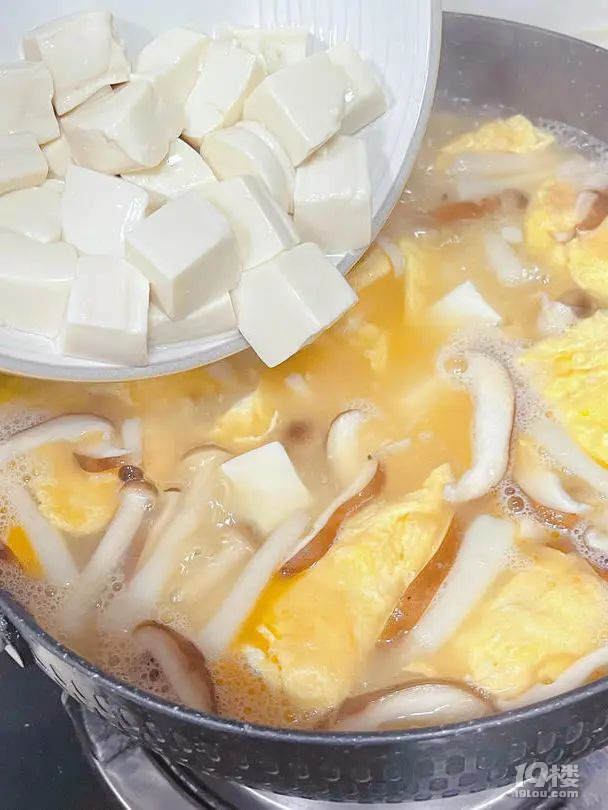 三鮮菌菇湯，低卡又美味