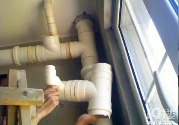 �����ϳ���ˮ��ά�ޣ��ϳ����ܵ�©ˮ������ά�ޡ���װ��©ˮ���