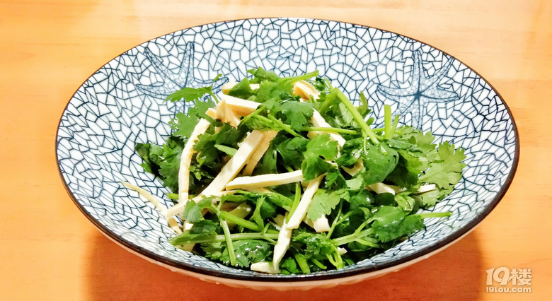 ļ
