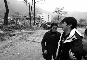 夹缝男孩廖波重返北川-草根消息-杭州19楼