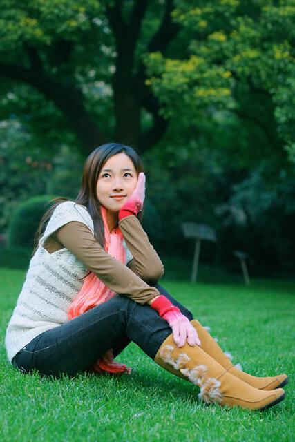 四川大学2009超级女生:赵佩萱[高清写真]-边走