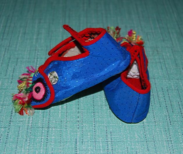 有<em>姐妹</em>提到布鞋 我妈就是做<em>小孩</em>鞋卖的 发点图