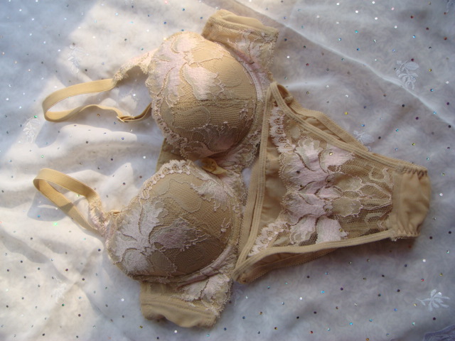 做自信美丽女人-晒内内--可爱点点小性感