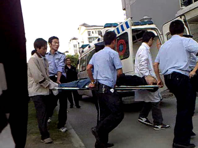 早上6点左右浙师大06应用化学一女生6幢6楼跳