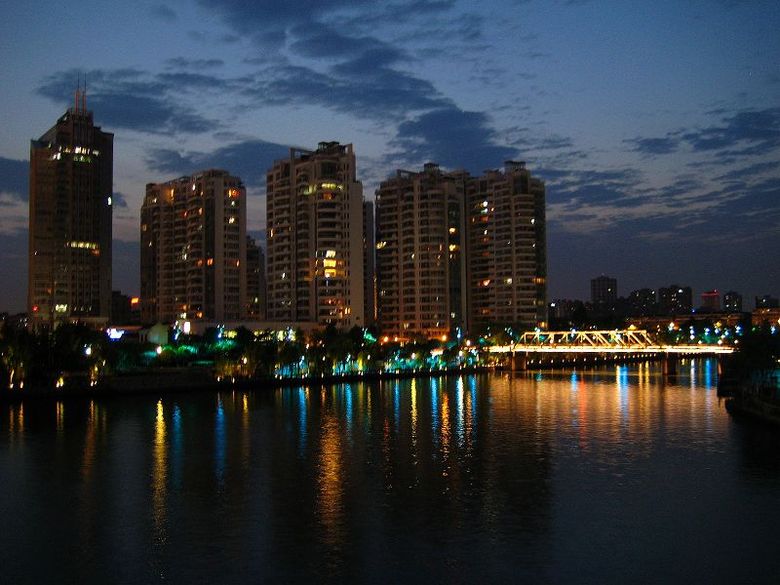 杭城这样天空的夜景多见吗?