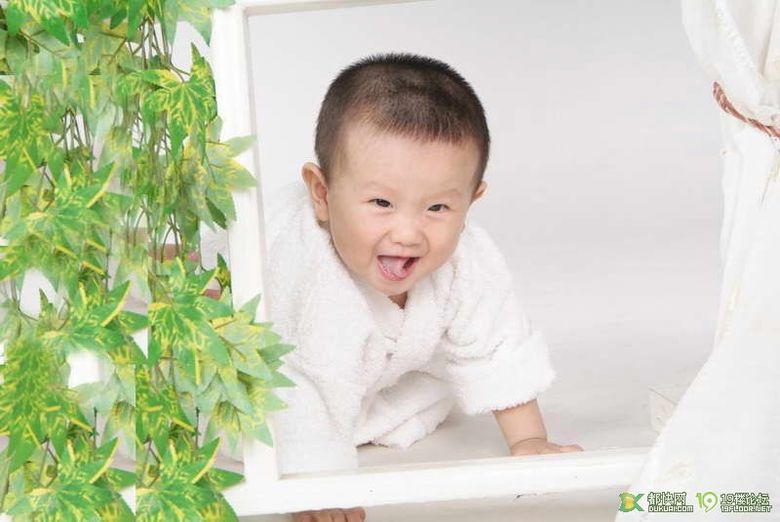 宝宝李恺轩的卷舌功和一指禅