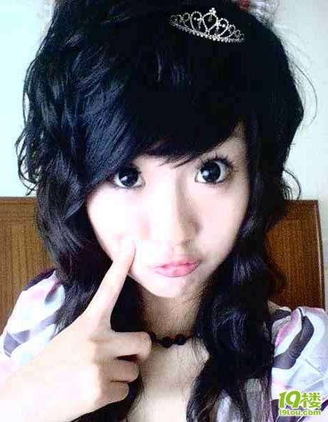 恐龙变美女的真实过程.丑女大变身,看样子以后