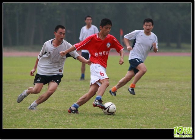首拍足球赛,感受体育摄影的魅力-空置版块-杭州
