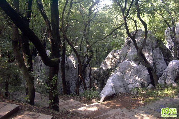 杭州古代赏月的好地方-月岩