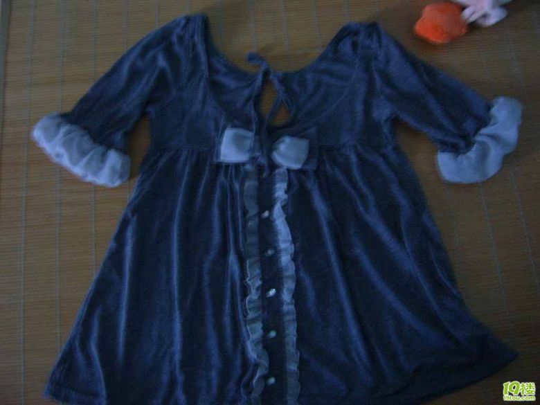 闲置9成新YY,KK,漫画和小饰品,换蛋糕券或山核