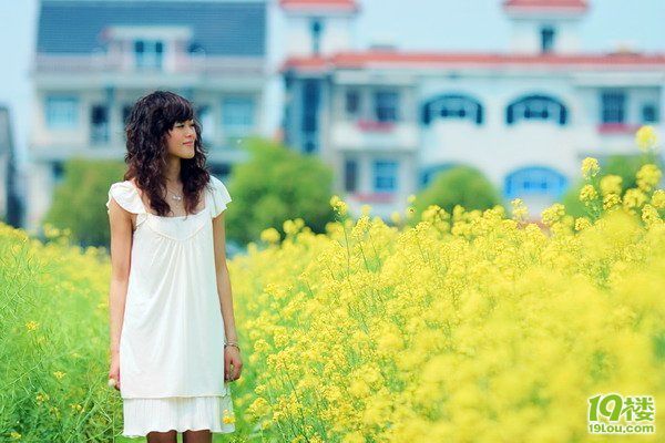 今年4<em>月份</em>烫的<em>头发</em>已经没型了,今天又去烫了头