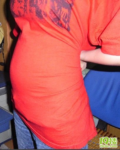大家看我怀孕3个半月的大肚子