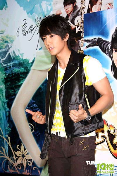 八卦一下--关于吴尊右手中指的戒指(今天揭晓戒