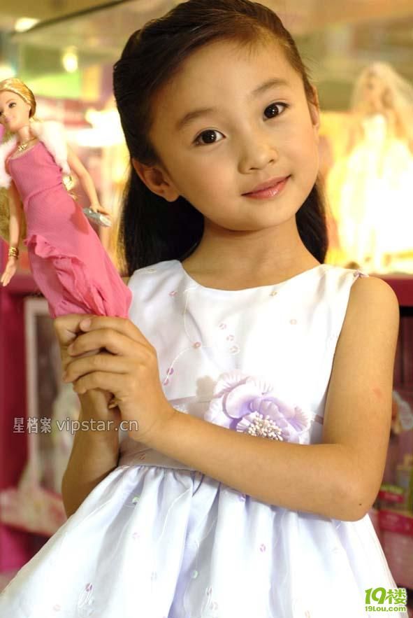 开幕式上演唱《歌唱祖国》的9岁小女孩林妙可