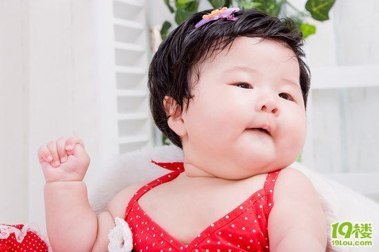 我那<em>头发又黑又多</em>的宝贝女儿,越长越漂亮可爱