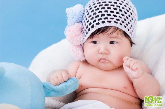 我那<em>头发又黑又多</em>的宝贝女儿,越长越漂亮可爱