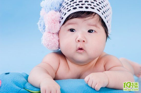 我那<em>头发又黑又多</em>的宝贝女儿,越长越漂亮可爱