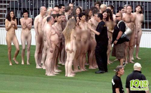 08欧锦赛宣传照男男女女全裸-复兴足球俱乐部-杭