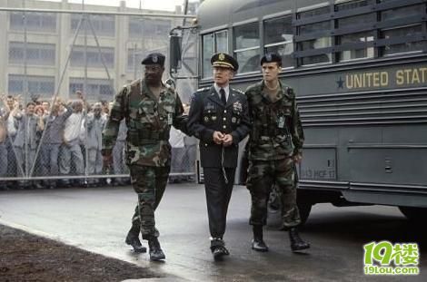 当老戏骨穿上军装纯粹为了标签那个人-电影