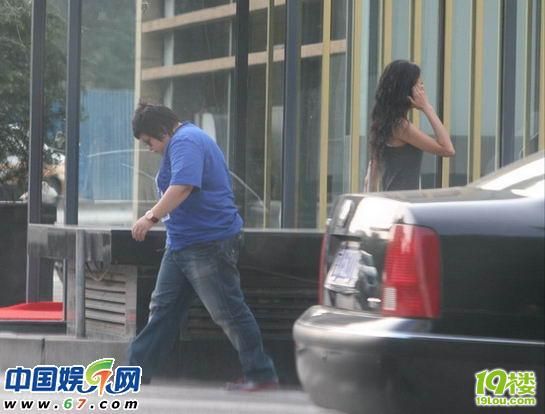 韩红带神秘女生吃饭无语耍酷性歌词愈发明显取向喊麦美女a女生图片