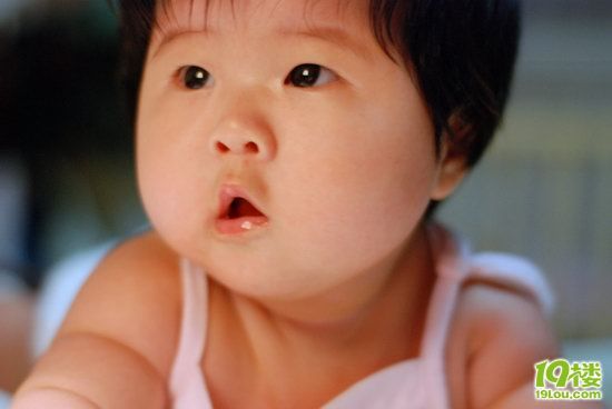 我那<em>头发又黑又多</em>的宝贝女儿,越长越漂亮可爱