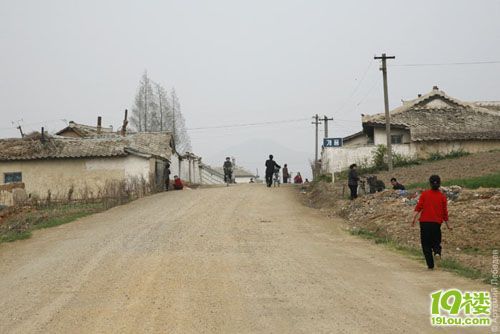 太黑了 转贴都要 100JB 一个俄罗斯人镜头下的