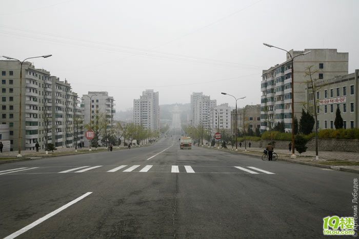 太黑了 转贴都要 100JB 一个俄罗斯人镜头下的