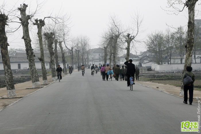 太黑了 转贴都要 100JB 一个俄罗斯人镜头下的