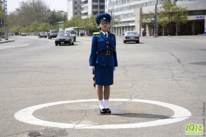 太黑了 转贴都要 100JB 一个俄罗斯人镜头下的