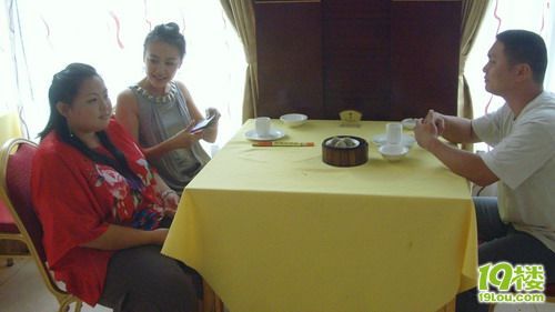 《男生女生》9月28日21;21播出中国第一肥模女生不视频醉酒站稳图片