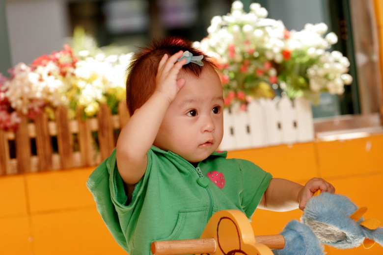 可爱的双胞胎姐妹花,第一张很搞笑哦-妈咪宝宝