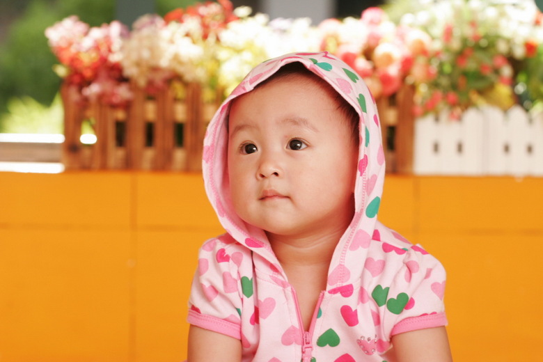 可爱的双胞胎姐妹花,第一张很搞笑哦-妈咪宝宝