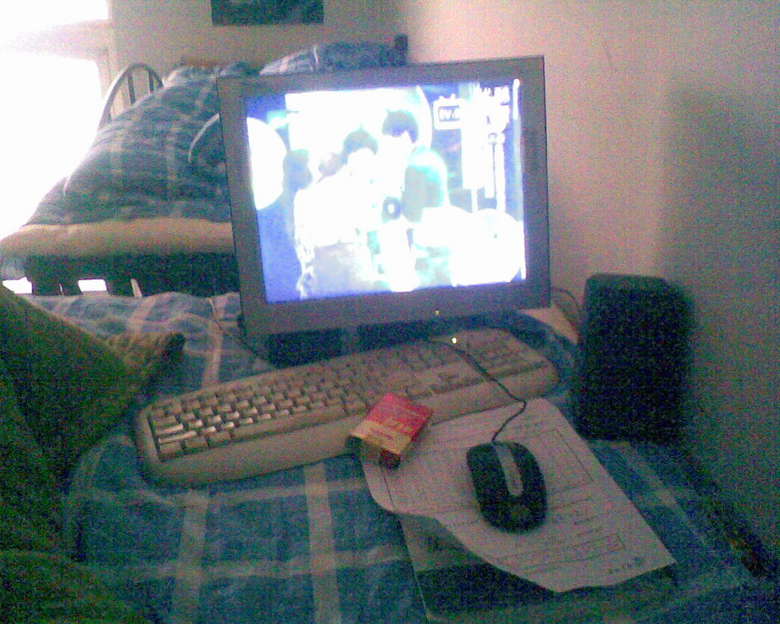 准备宅男几天,电脑搬到床上了-情感沙龙-杭州1