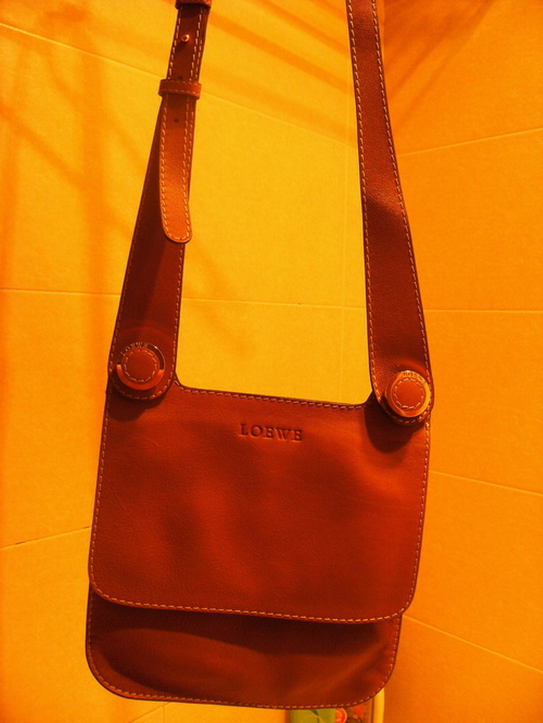 转让西班牙皇家奢侈品牌LOEWE包包-我要拼单