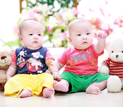 我家可爱的龙凤胎宝宝===更新照片在28页-妈