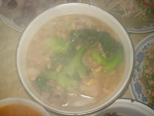秀秀我们的平安夜排骨-19楼私房菜-杭州19楼豌豆胡萝卜炖晚餐图片