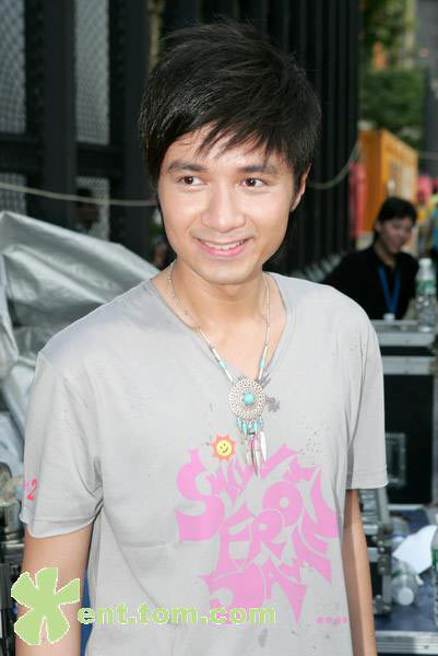 我来发大眼睛的男明星,觉得好的给我加分哈-电